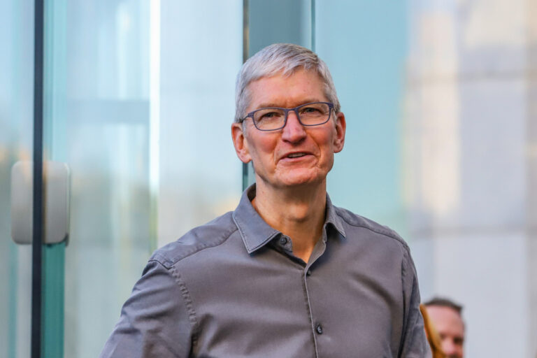 Apple CEO Tim Cook Holds Cryptocurrencies Apple CEO Tim Cook Holds Cryptocurrencies